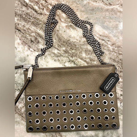 COACH Leather Grommet Chain Crossbody bag 🩶💚 - Picture 1 of 9